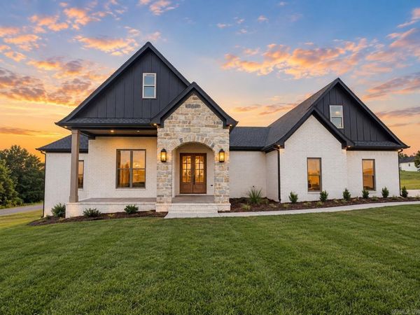 1 Bella View Drive, Greenbrier, AR 72058