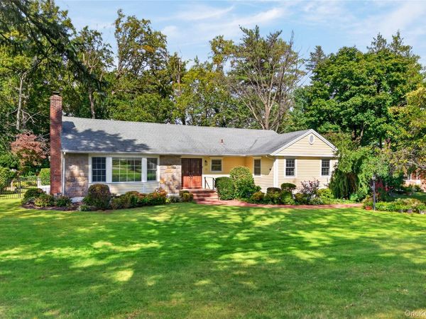 75 Plymouth Road , Manhasset, NY 11030