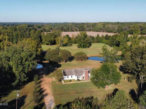 1051 Silverhills Drive, Senatobia, MS 38668