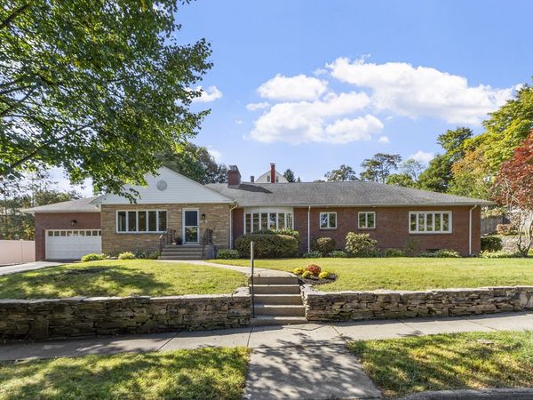 19 Chamberlain Pkwy, Worcester, MA 01602
