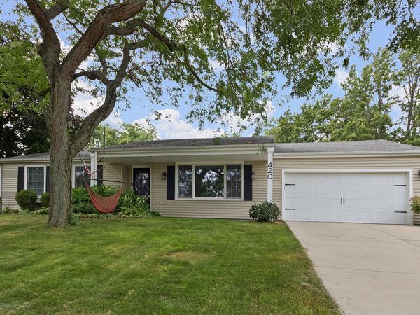 420 Hobby Avenue, Frankfort, IL 60423
