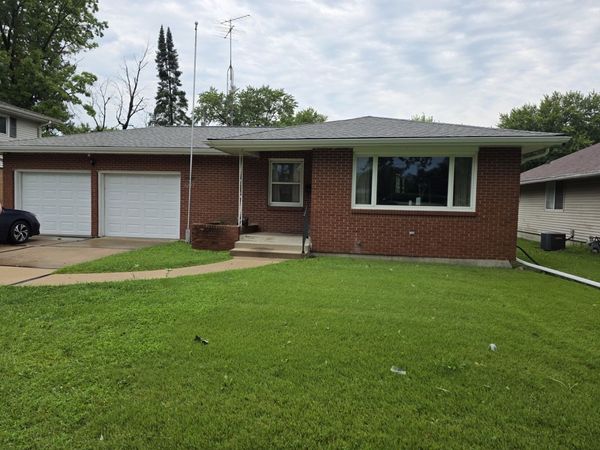 2207 16th Avenue, Sterling, IL 61081