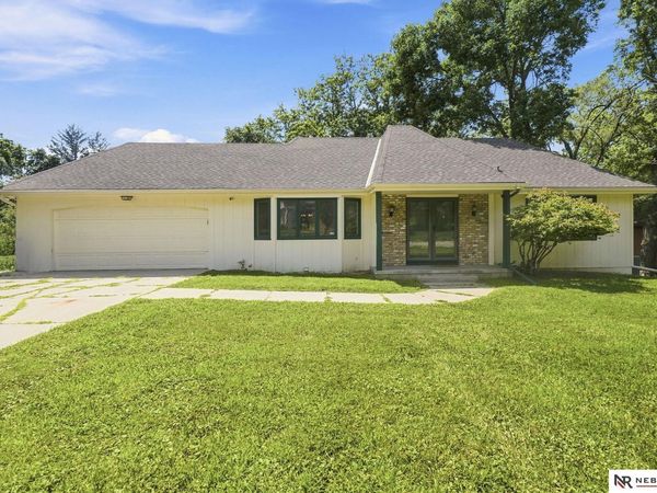 304 Bellevue Boulevard, Bellevue, NE 68005