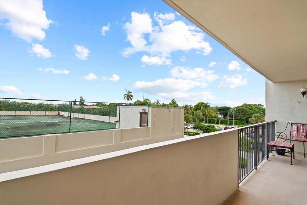 5600 N Flagler Drive, Unit 310, West Palm Beach, FL 33407 Photo