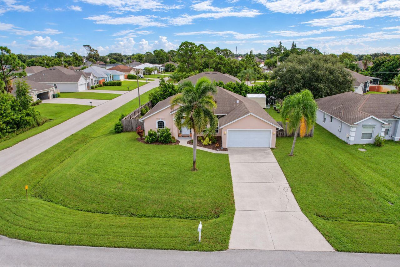 103 SW Pilsner Circle, Port Saint Lucie, FL 34953 Photo