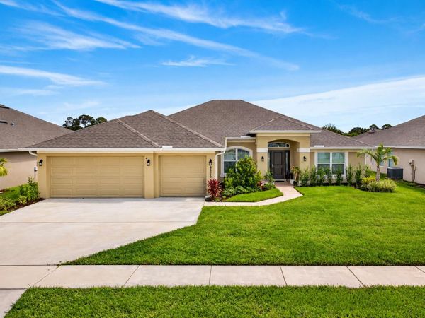 8525 WATERSTONE Boulevard, Fort Pierce, FL 34951