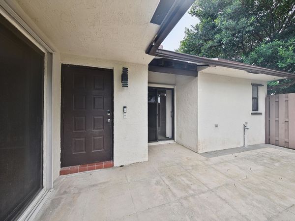 3402 WATERVIEW Circle, Unit B, Palm Springs, FL 33461
