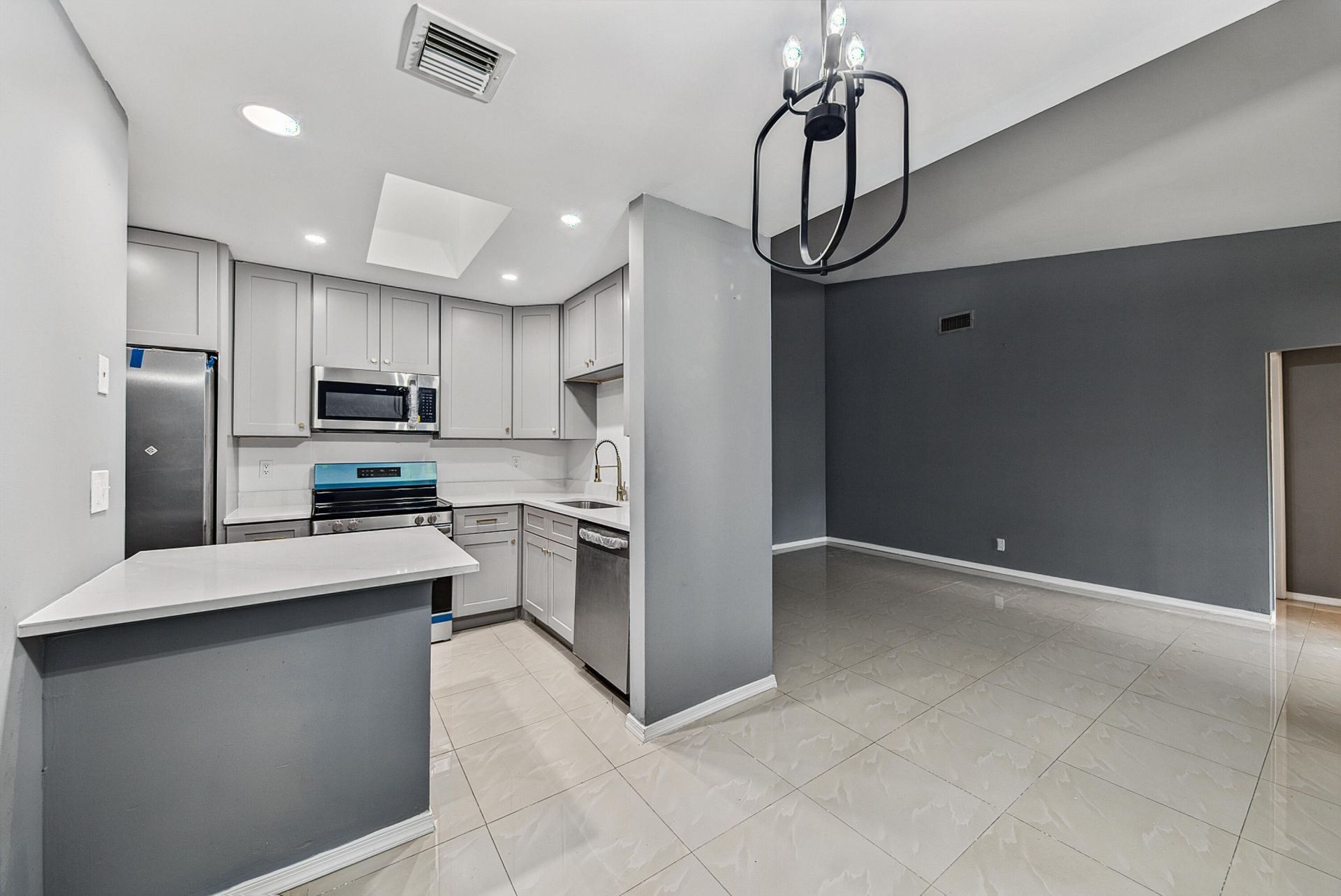 3402 Waterview Circle, Unit B, Palm Springs, FL 33461 Photo