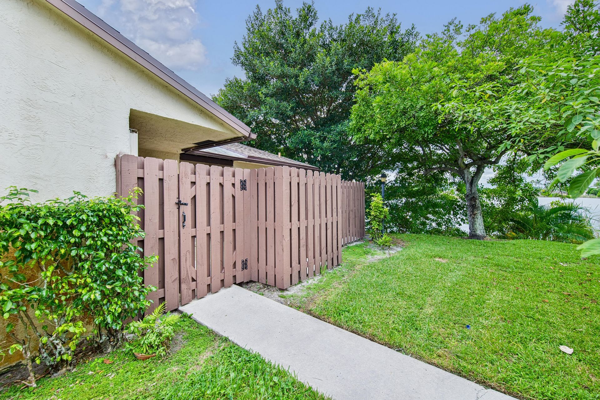 3402 Waterview Circle, Unit B, Palm Springs, FL 33461 Photo