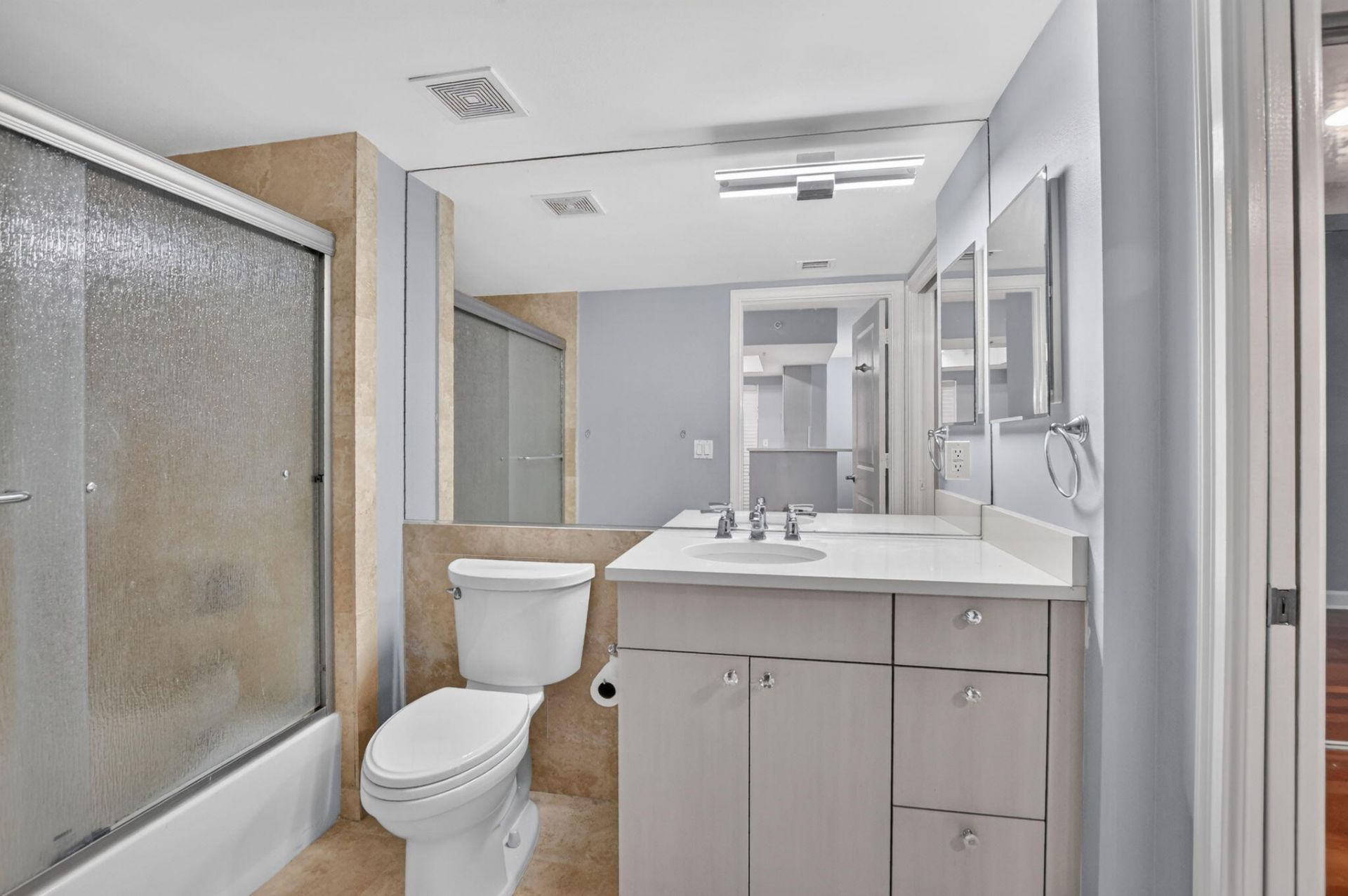 99 SE Mizner Boulevard, Unit 435, Boca Raton, FL 33432 Photo