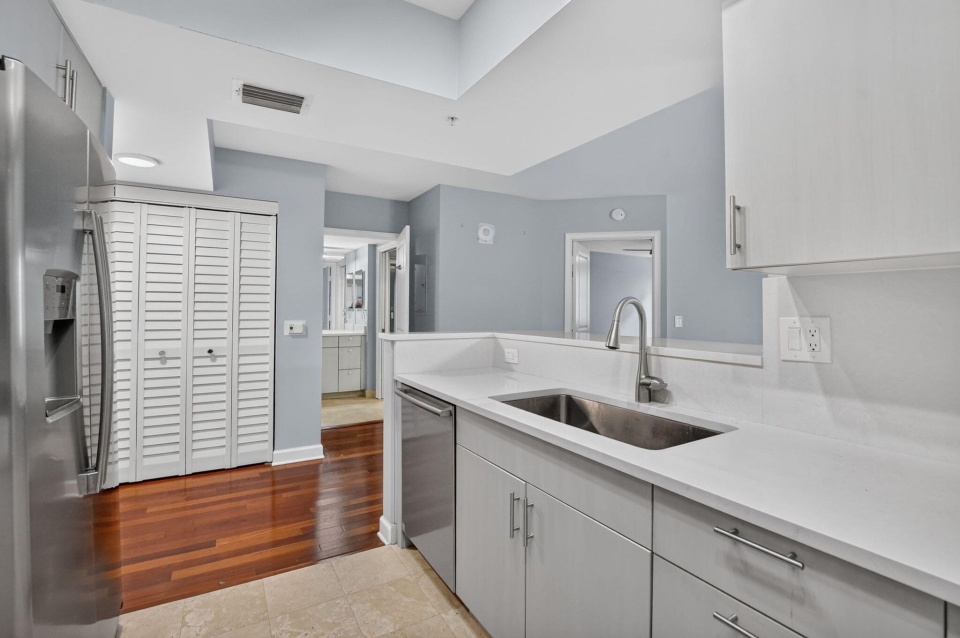 99 SE Mizner Boulevard, Unit 435, Boca Raton, FL 33432 Photo