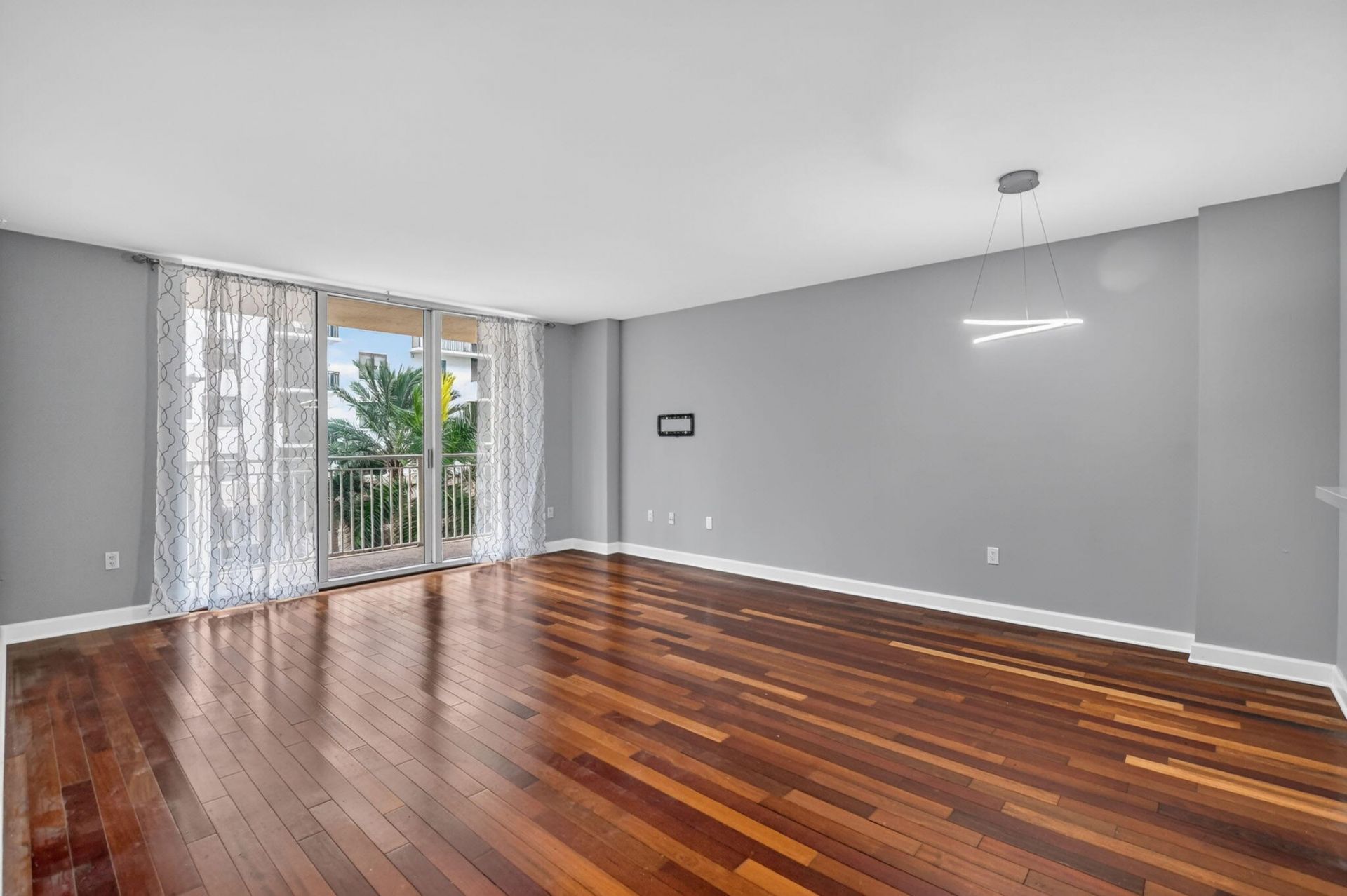 99 SE Mizner Boulevard, Unit 435, Boca Raton, FL 33432 Photo