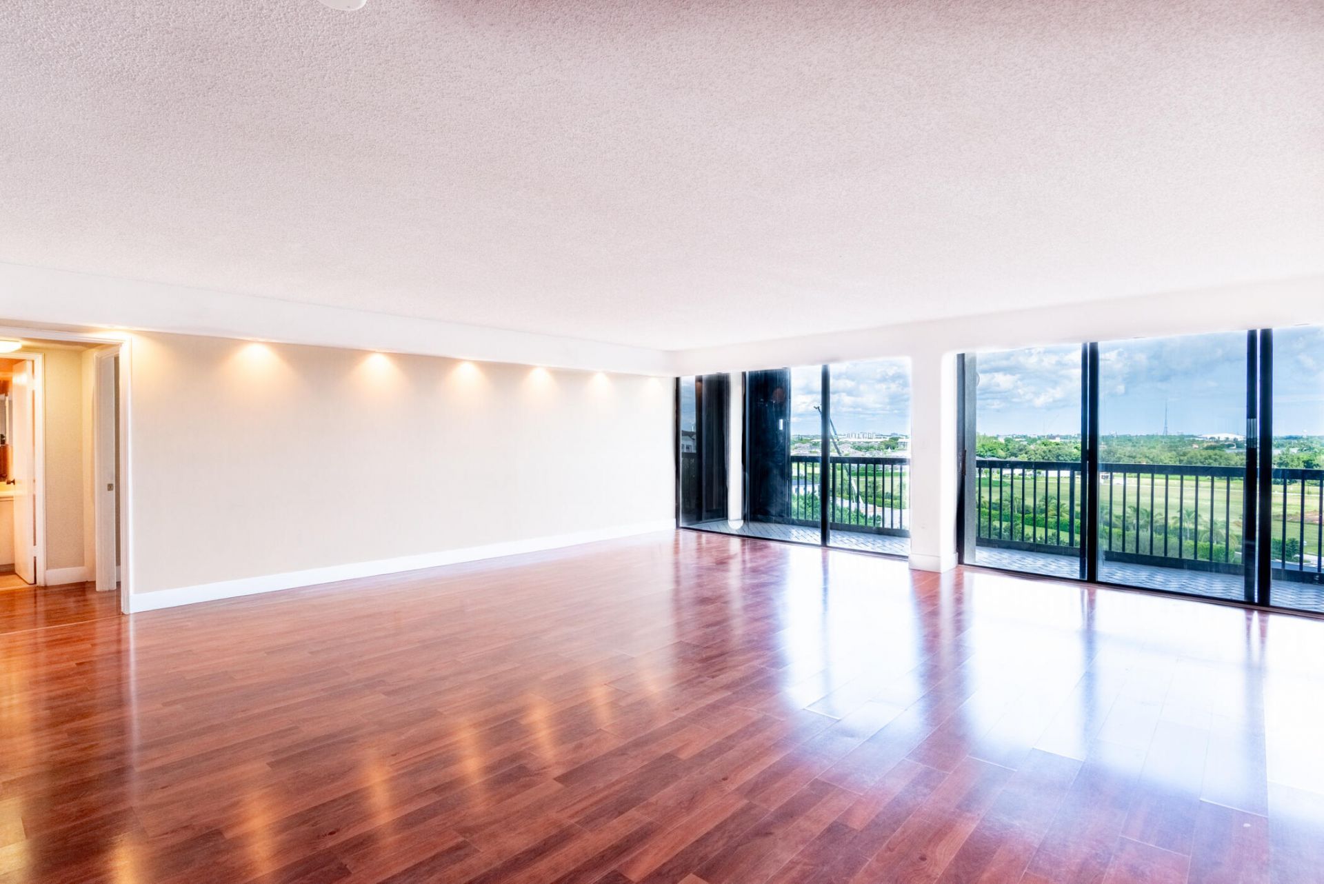 2480 Presidential Way, Unit 903, West Palm Beach, FL 33401 Photo
