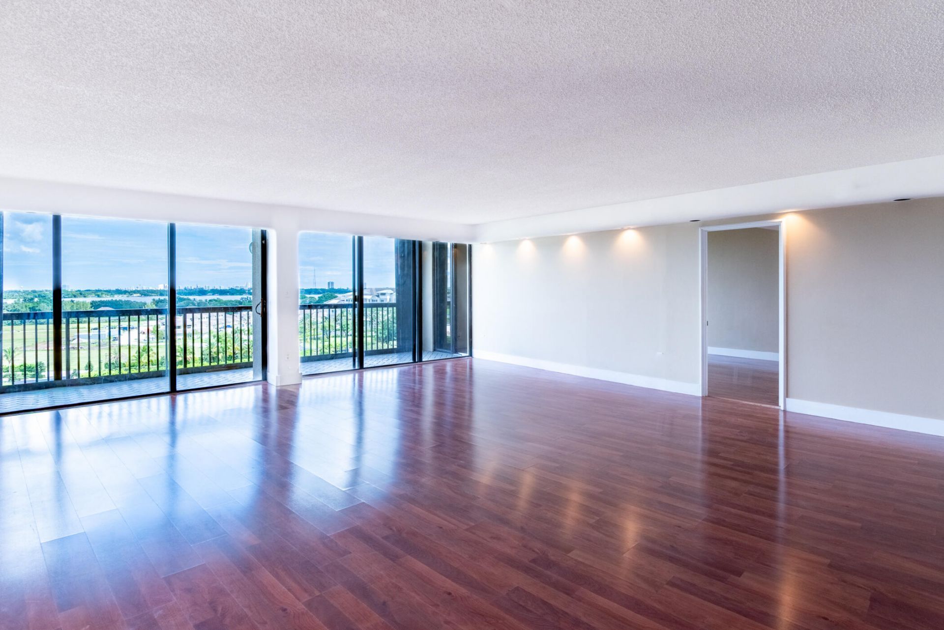 2480 Presidential Way, Unit 903, West Palm Beach, FL 33401 Photo