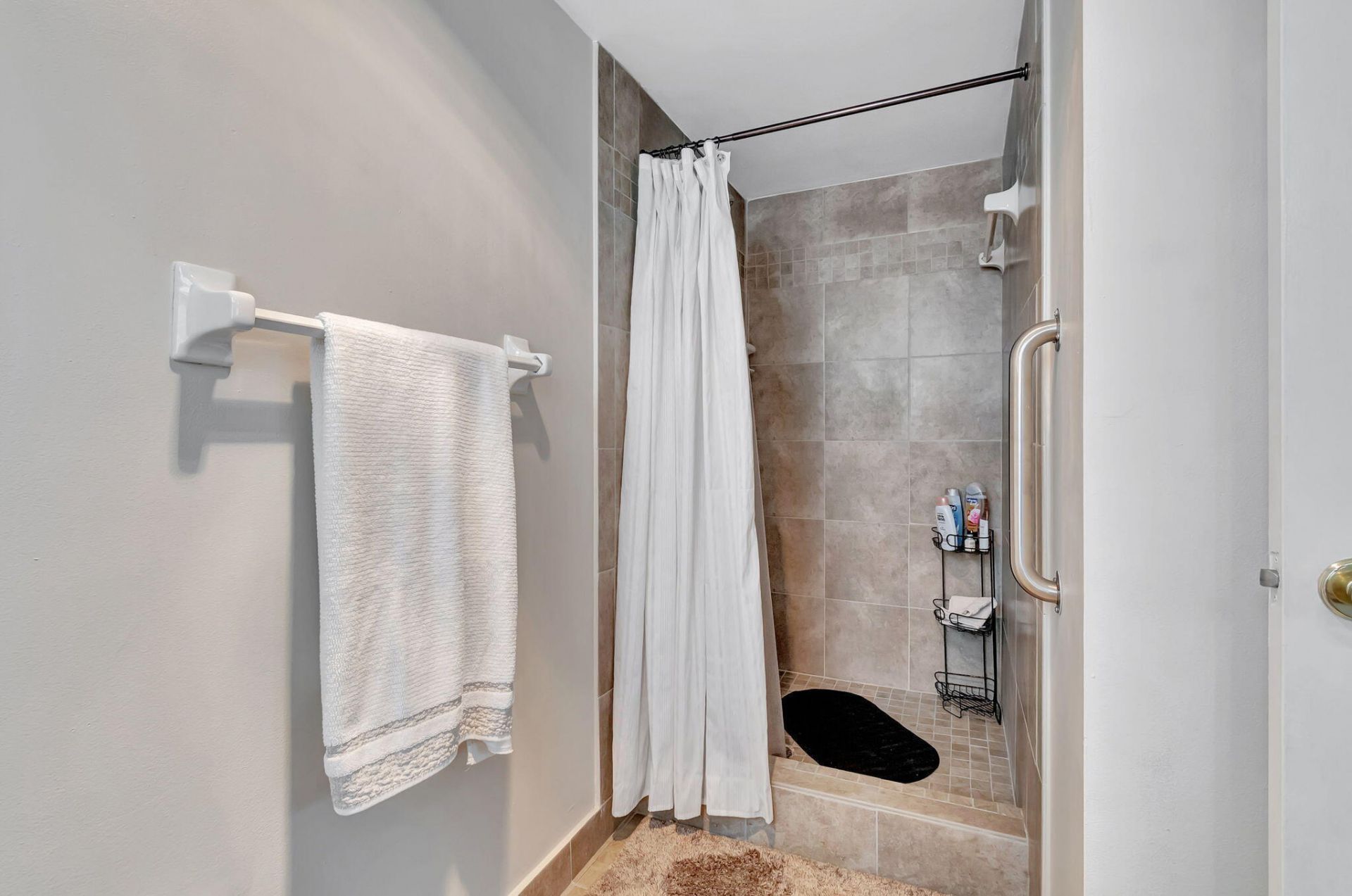 17 Colonial Club Drive, Unit 205, Boynton Beach, FL 33435 Photo
