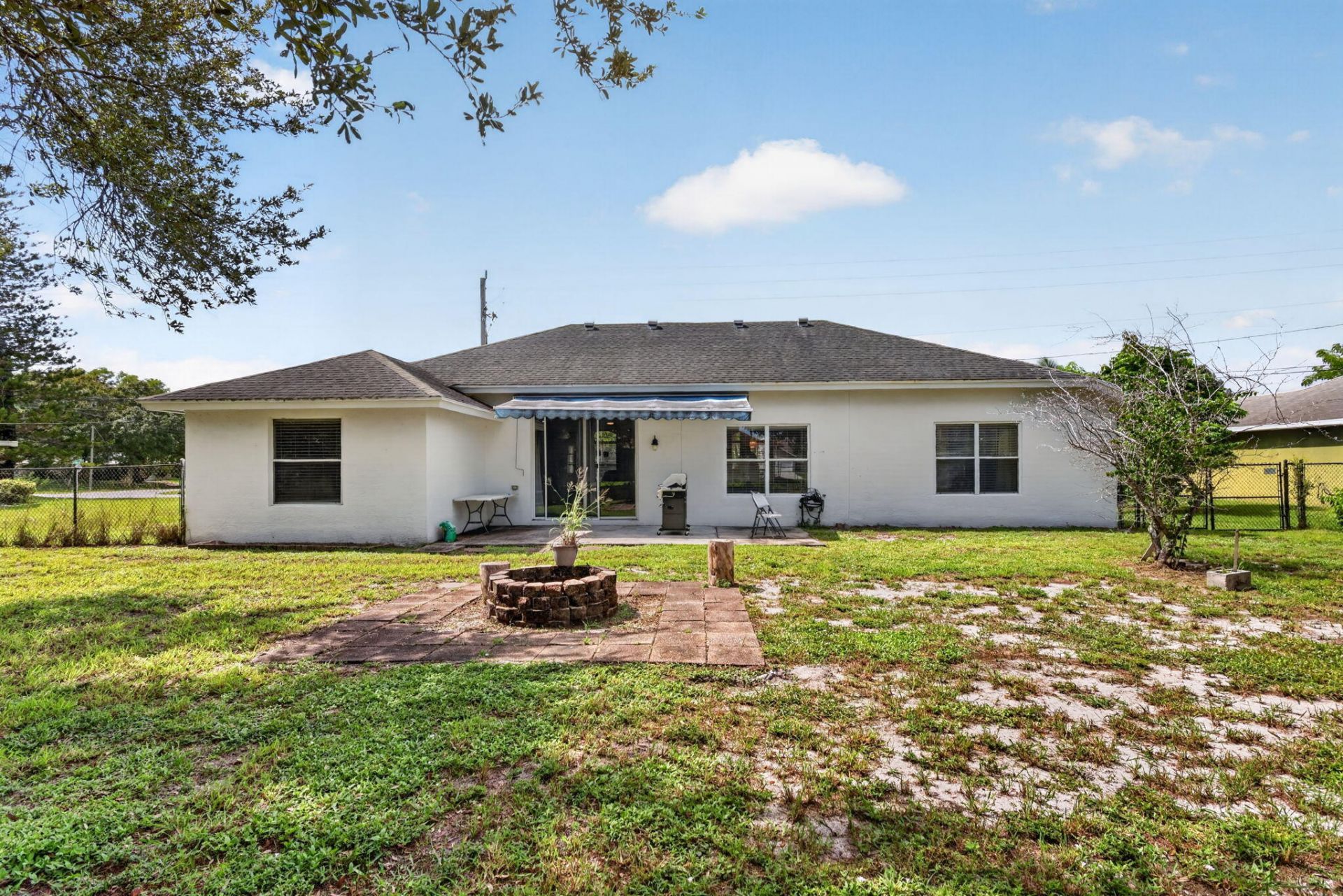 422 SW Tulip Boulevard, Port Saint Lucie, FL 34953 Photo