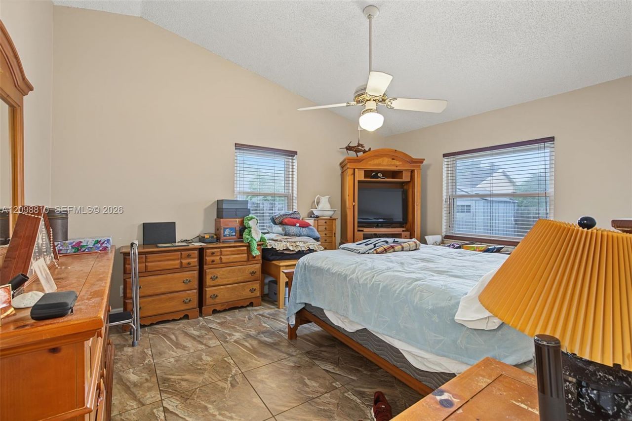9528 NW 53rd St, Sunrise, FL 33351 Photo
