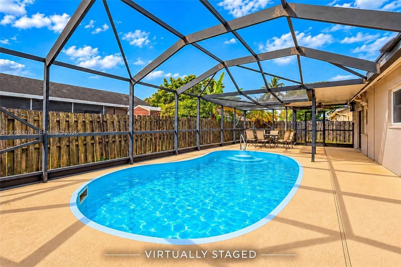 9528 NW 53rd St, Sunrise, FL 33351 Photo