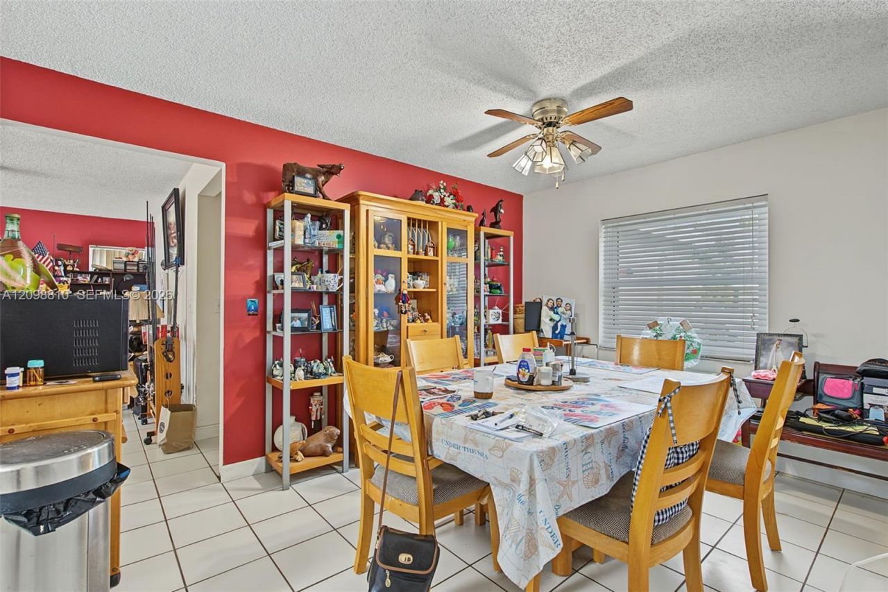9528 NW 53rd St, Sunrise, FL 33351 Photo