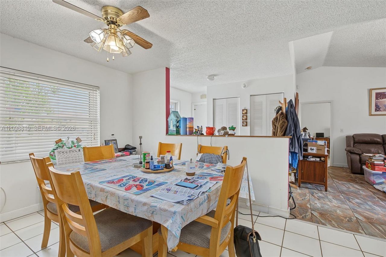 9528 NW 53rd St, Sunrise, FL 33351 Photo