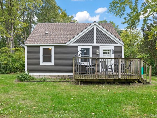 19590 Parkville Street , Livonia, Mi 48152