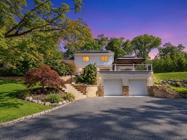 29 Hillside Lane, Syosset, NY 11791