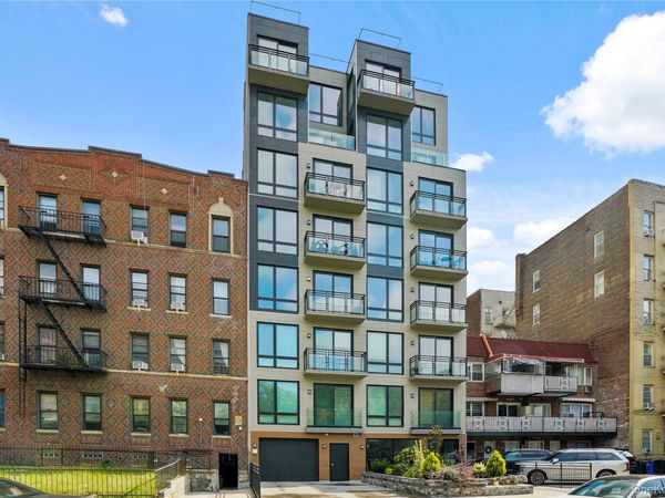 379 Ocean Parkway, Unit 3A, Brooklyn, NY 11218