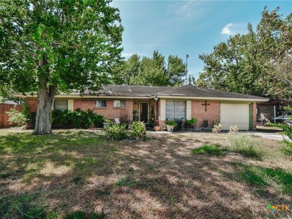 1310 Meadowview Drive, Port Lavaca, TX 77979