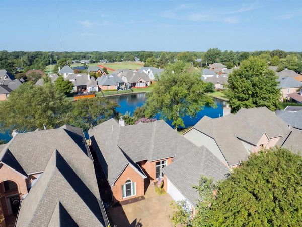 1049 MIRROR LAKE LN, Unincorporated, TN 38018