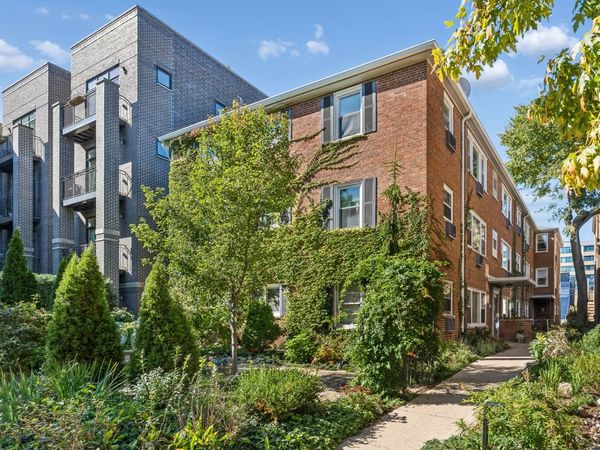 912 Hinman Avenue , Unit 2W, Evanston, IL 60202