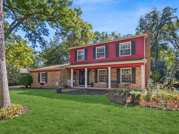 6809 Hillcrest Drive, Crystal Lake, IL 60012