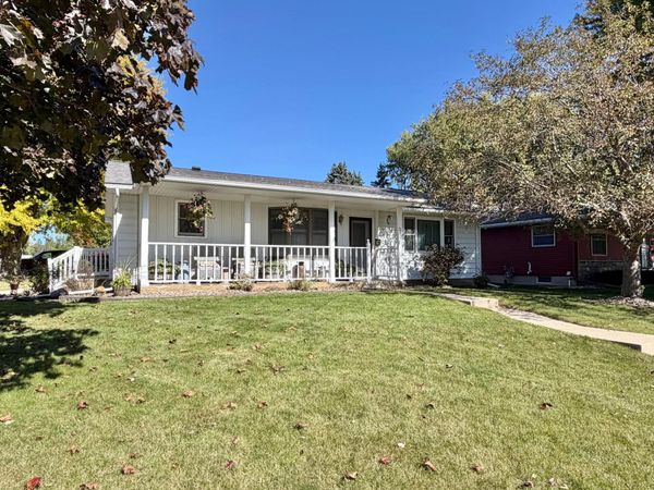 501 Brins Court SE, Stewartville, MN 55976