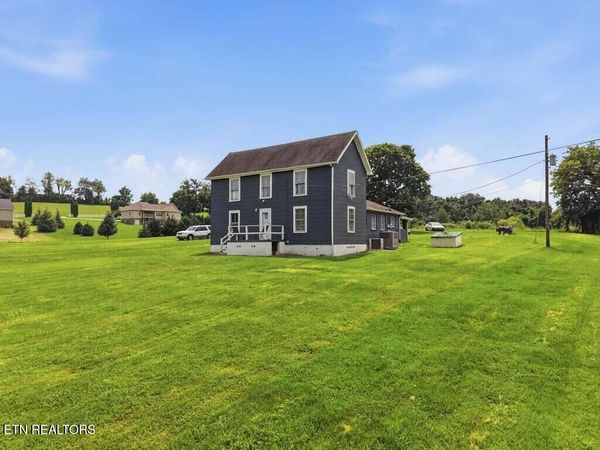 990 Dover Rd, Morristown, TN 37813