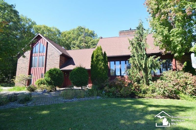 4400 Douglas Drive, Adrian, MI 49221 Main Photo