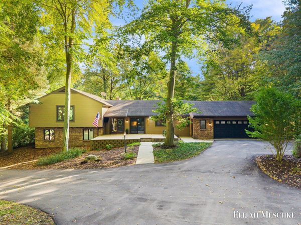 6935 River Valley Drive SE, Alto, MI 49302