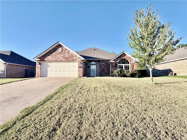 236 W Colorado Avenue , Springdale, AR 72764