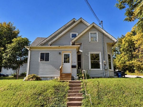 716 SPRING, Muscatine, IA 52761