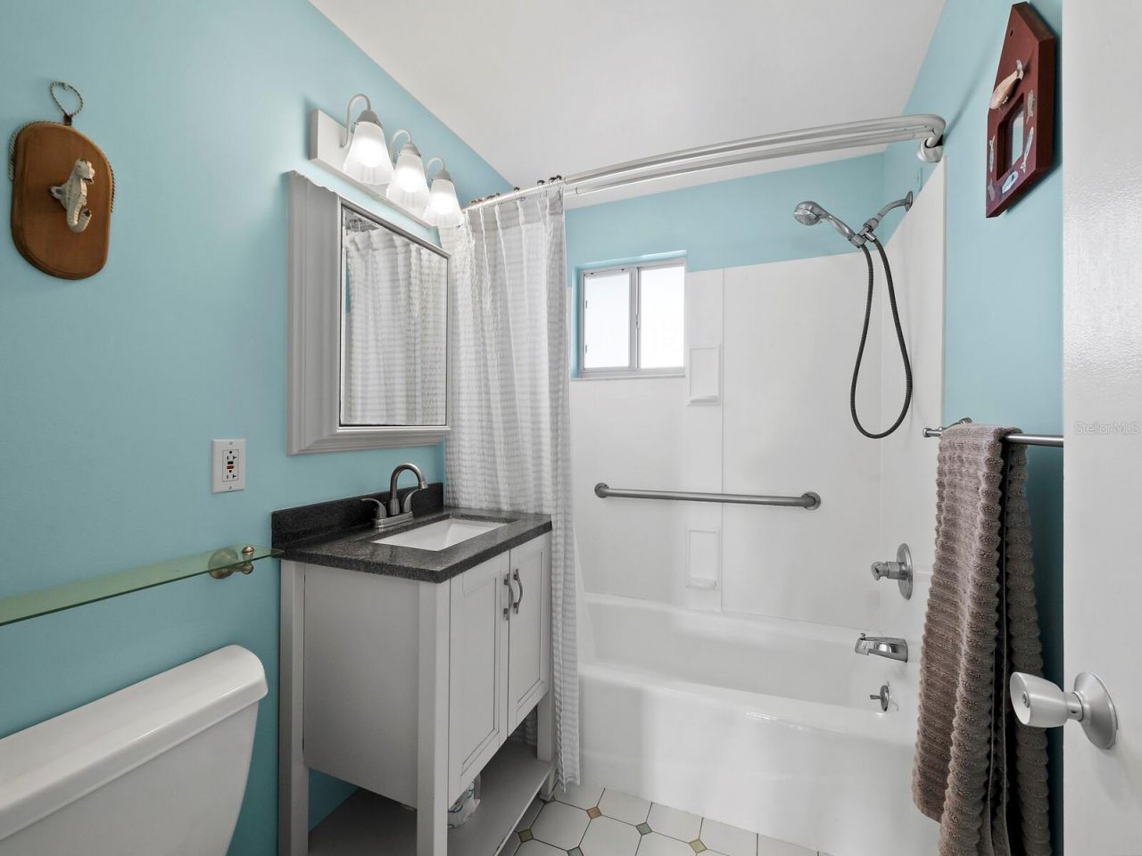 475 Benjamin Franklin Drive, Unit 215, Sarasota, FL 34236 Photo