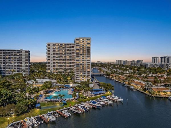 2500 PARKVIEW DR , Unit 301, Hallandale Beach, FL 33009
