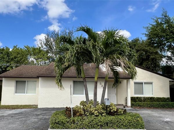 535 W 79th Pl , Hialeah, FL 33014
