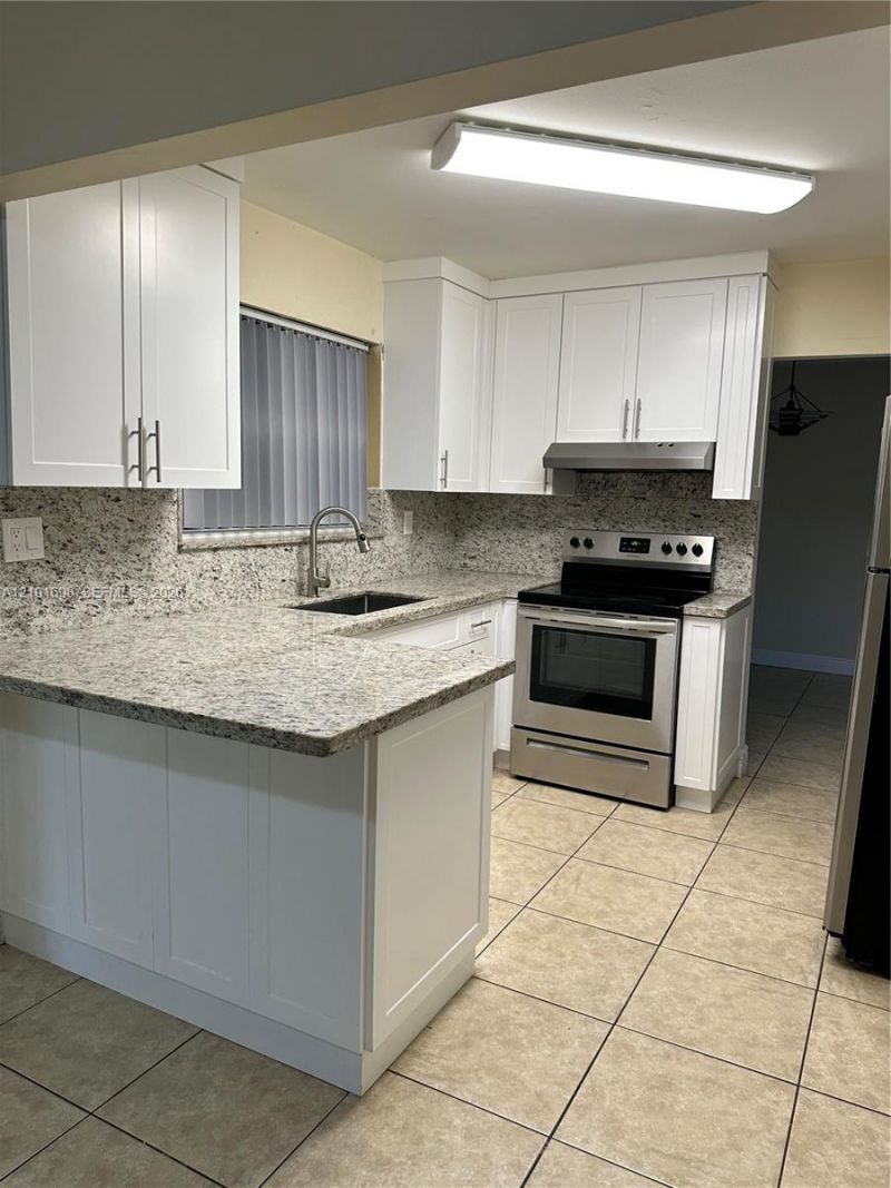 535 W 79th Pl , Hialeah, FL 33014 Photo