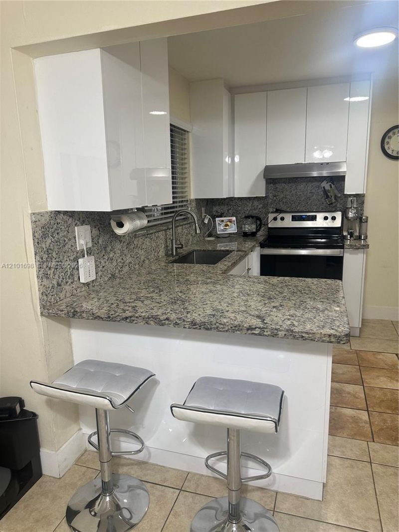 535 W 79th Pl , Hialeah, FL 33014 Photo