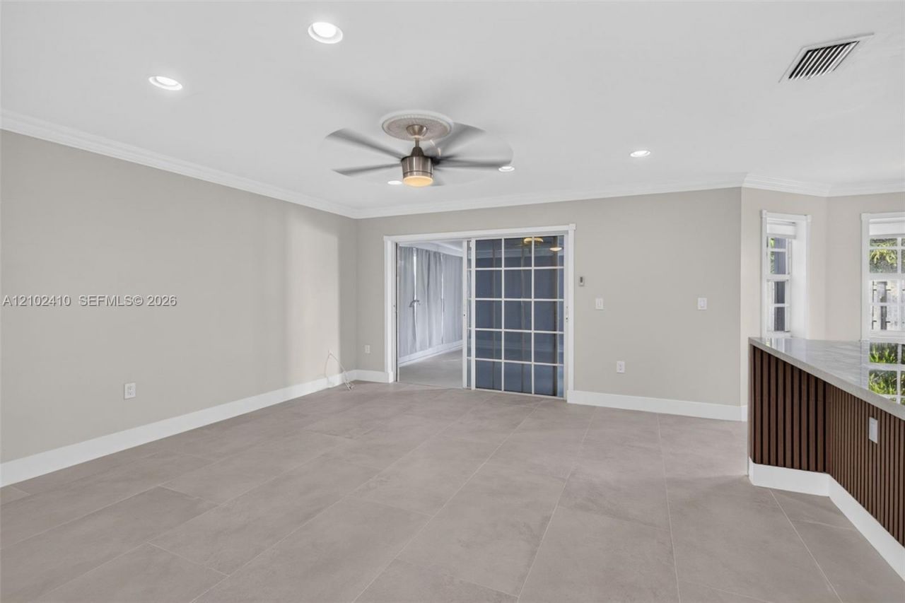 83 Gables Blvd , Weston, FL 33326 Photo