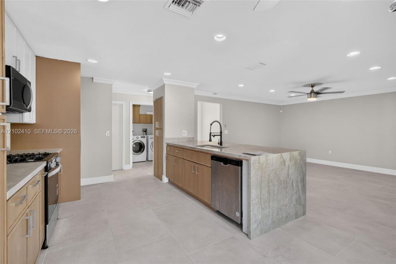83 Gables Blvd , Weston, FL 33326 Photo
