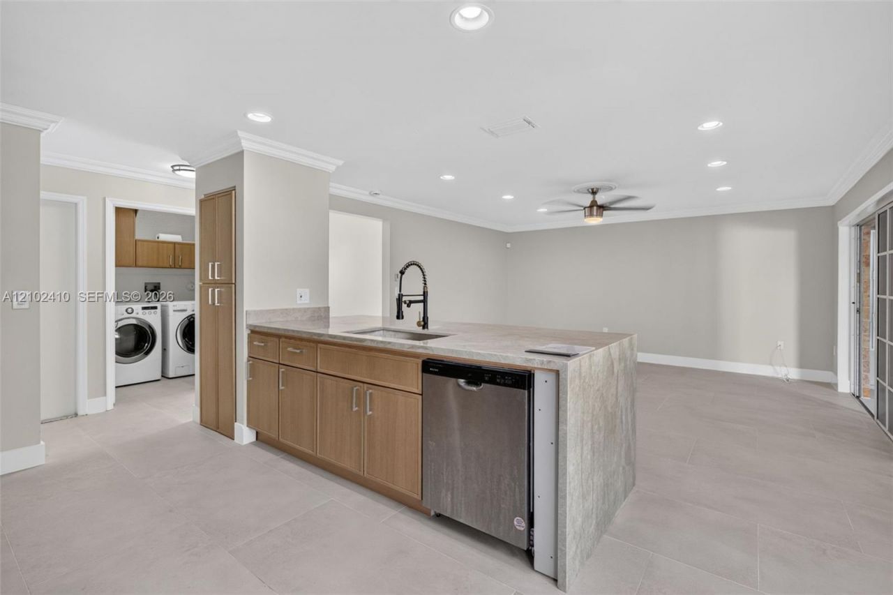 83 Gables Blvd , Weston, FL 33326 Photo