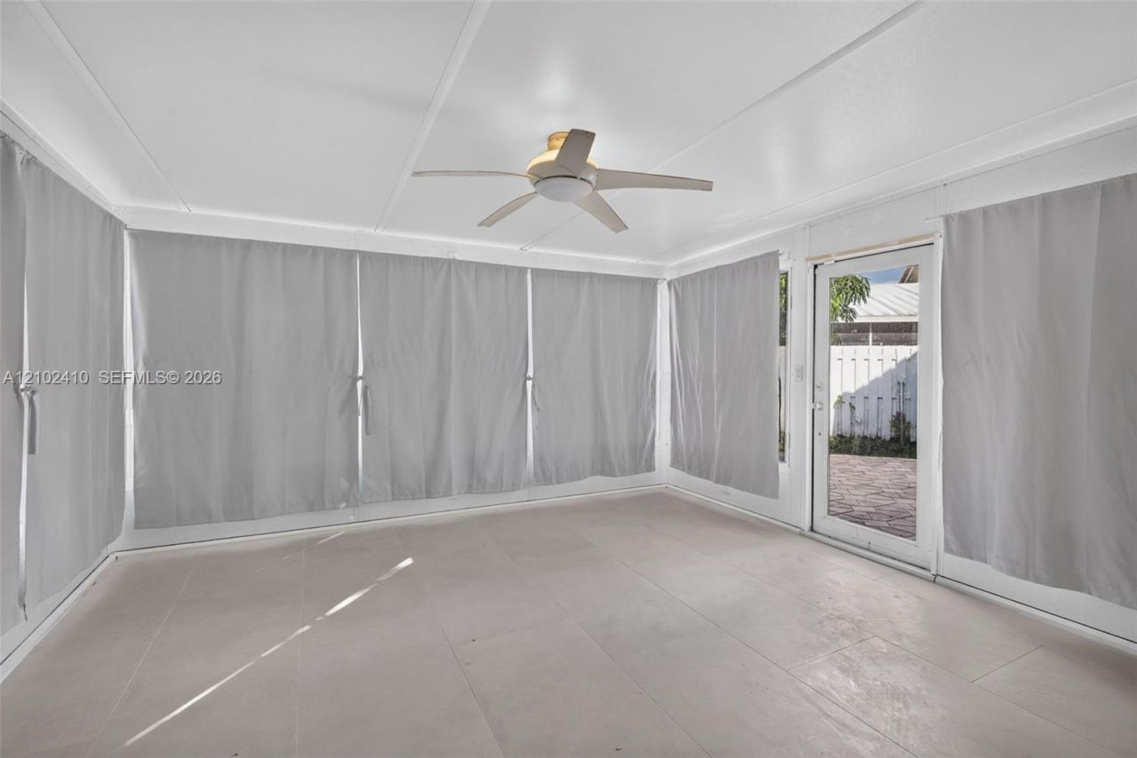 83 Gables Blvd , Weston, FL 33326 Photo