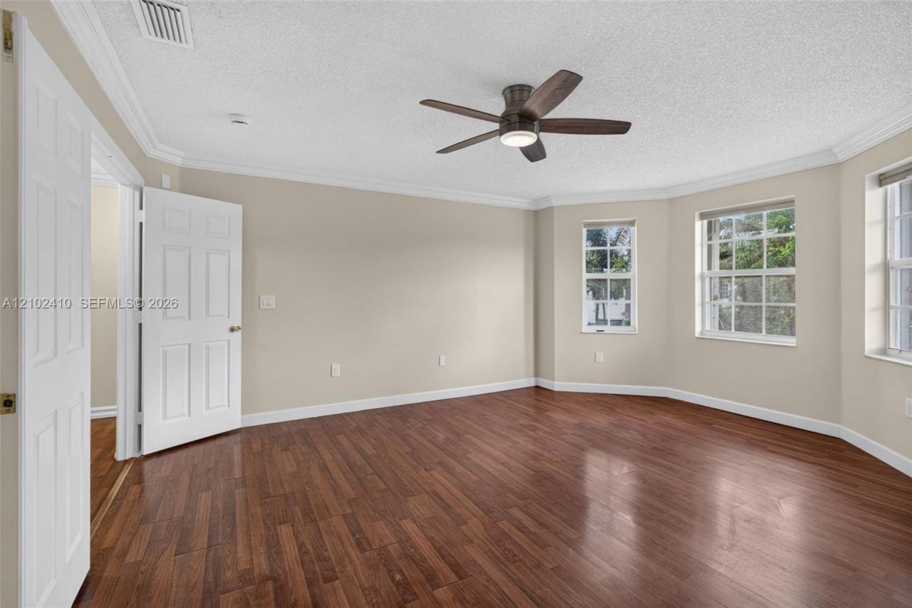 83 Gables Blvd , Weston, FL 33326 Photo