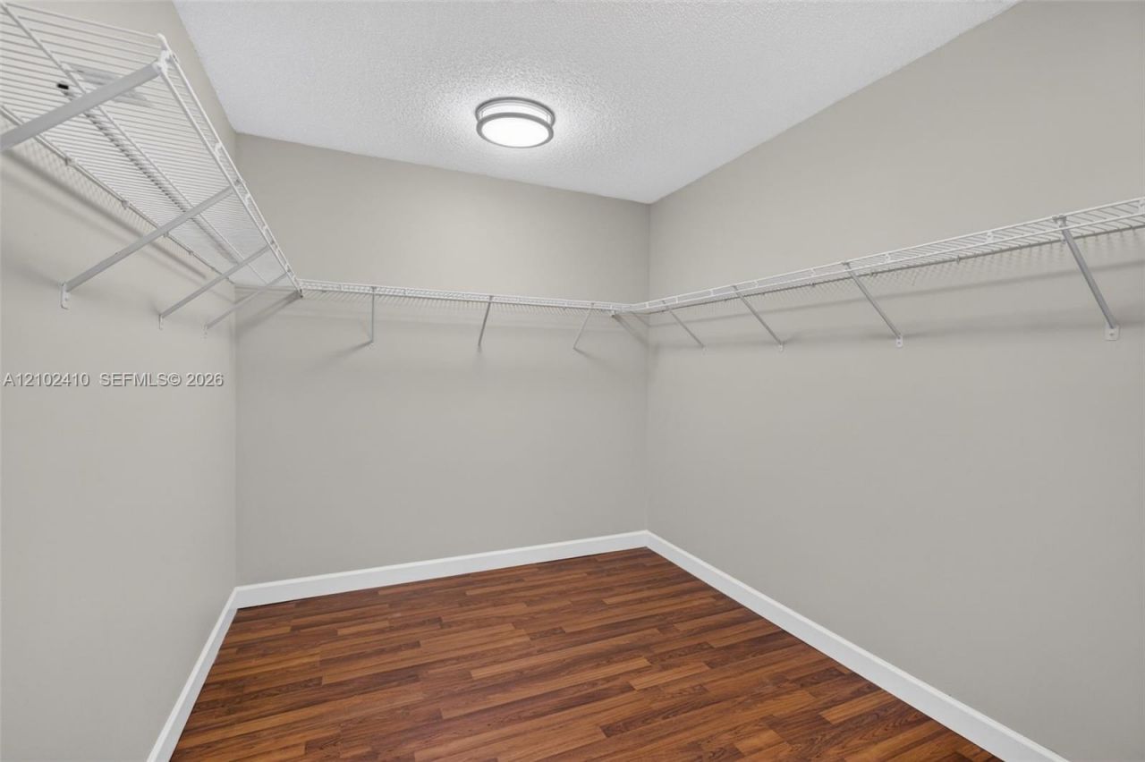83 Gables Blvd , Weston, FL 33326 Photo