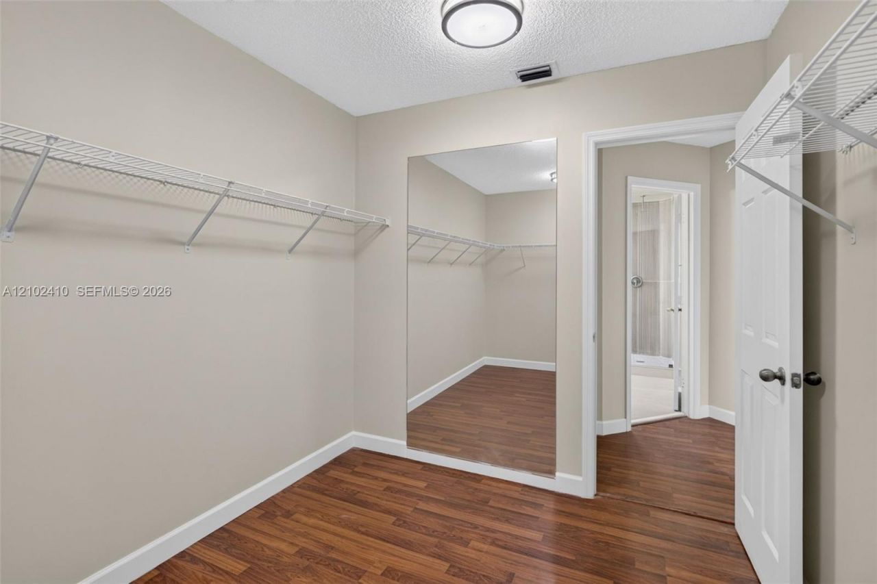 83 Gables Blvd , Weston, FL 33326 Photo