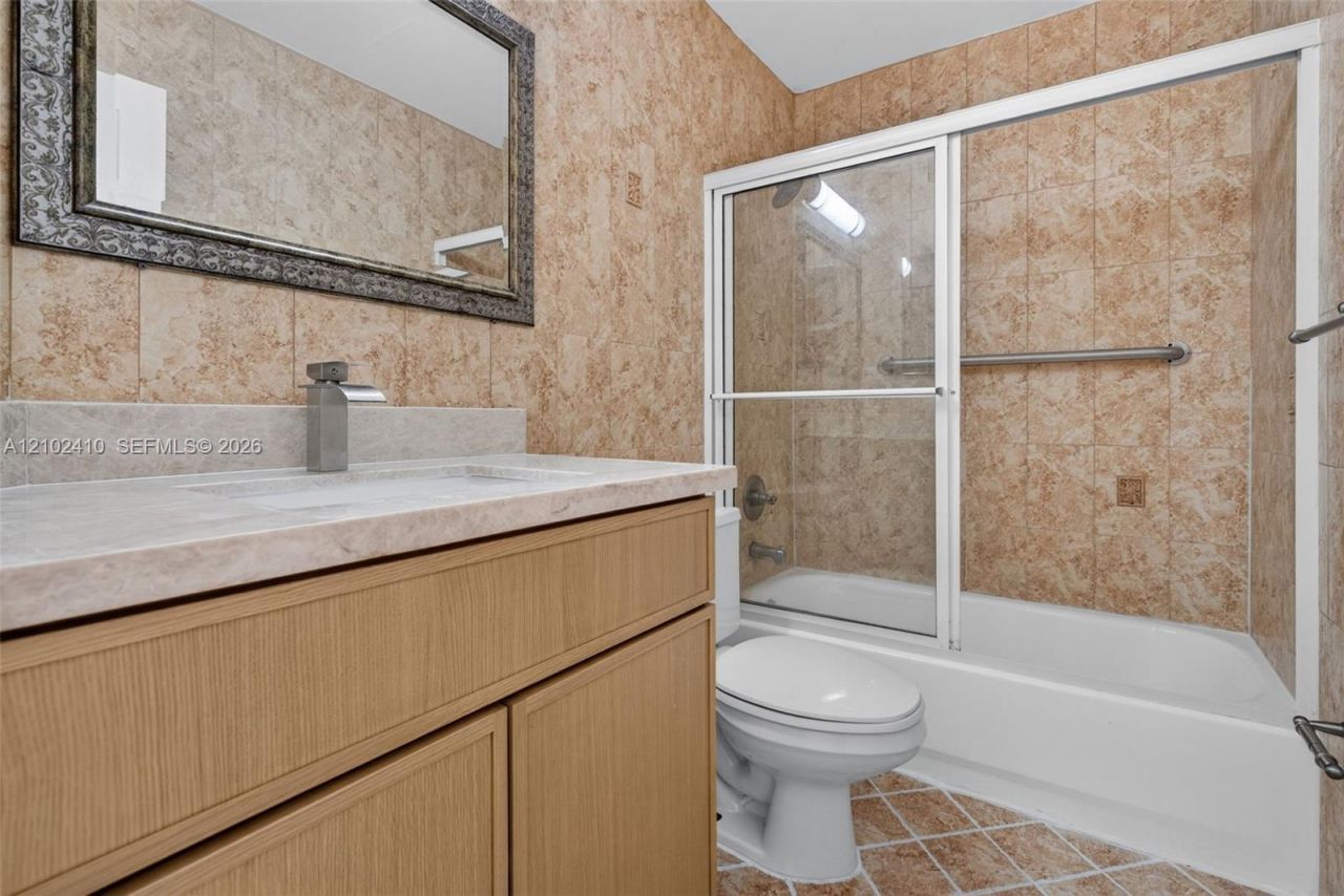 83 Gables Blvd , Weston, FL 33326 Photo